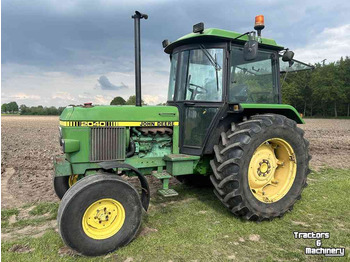 Трактор JOHN DEERE 2040
