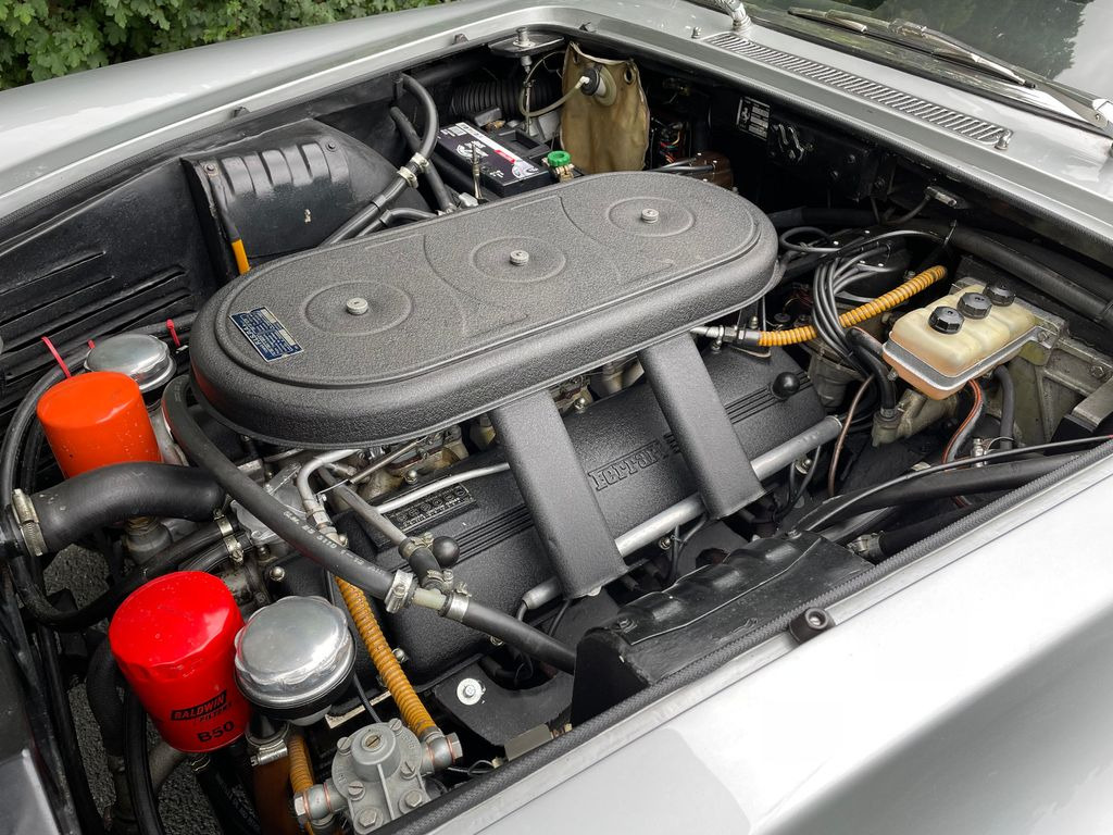 Лек автомобил Ferrari 330 GT Coupe 2+2/TÜV neu/H-Zulassung: снимка 13
