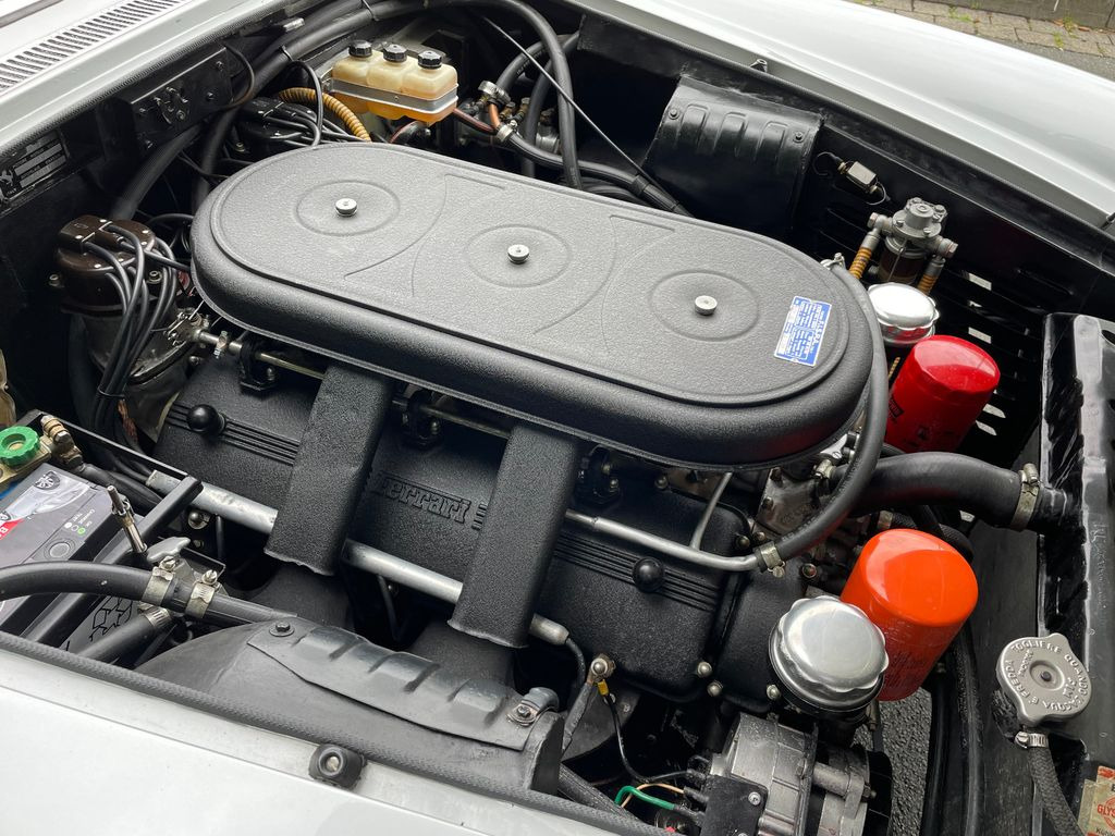 Лек автомобил Ferrari 330 GT Coupe 2+2/TÜV neu/H-Zulassung: снимка 14