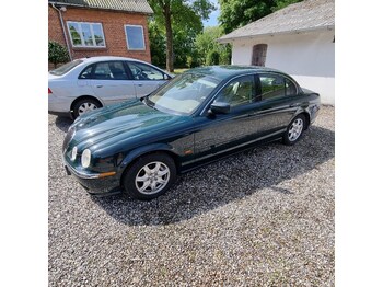 Лек автомобил Jaguar S-type: снимка 1