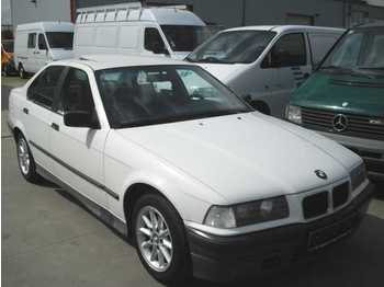 BMW 320i - Лек автомобил