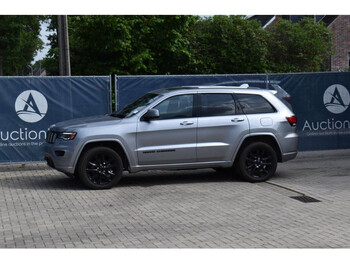 Jeep Grand Cherokee 4x4 - Лек автомобил