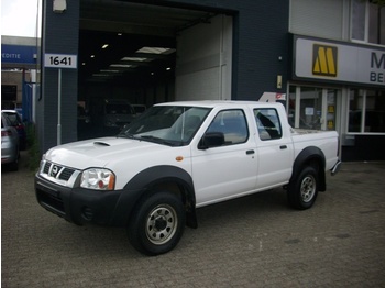 Nissan Kingcab Pick-up 2.5 DTI 98KW Double Cab 4X4 - Лек автомобил