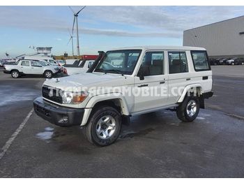 Лек автомобил TOYOTA Land Cruiser