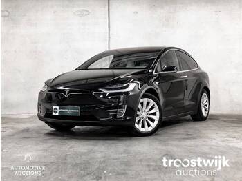 Tesla Model X 100D - Лек автомобил