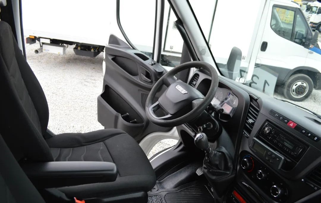 Рефрижератор камион IVECO DAILY 60C15 60-150 TWO-CHAMBER REFRIGERATOR CONTAINER ISOTHERM F: снимка 23