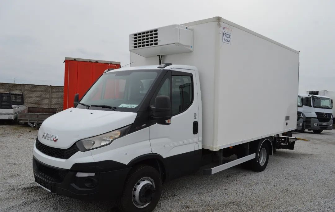 Рефрижератор камион IVECO DAILY 60C15 60-150 TWO-CHAMBER REFRIGERATOR CONTAINER ISOTHERM F: снимка 4