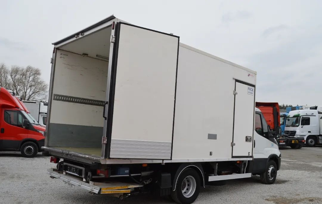 Рефрижератор камион IVECO DAILY 60C15 60-150 TWO-CHAMBER REFRIGERATOR CONTAINER ISOTHERM F: снимка 2