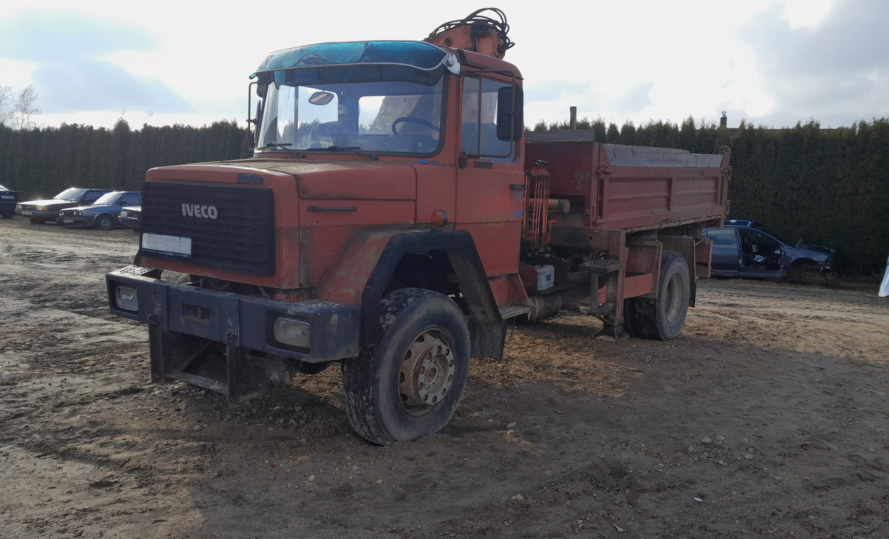 Самосвал камион, Камион с кран IVECO Magirus 150.16: снимка 2