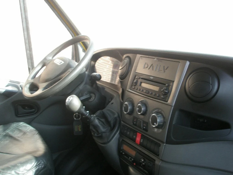 Бордови бус, Бус с двойна кабина Iveco Daily 35C11: снимка 2