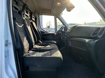 Лекотоварен автомобил фургон Iveco Daily 35S14 Km 148.344 Humbaur opbouw 2020: снимка 5