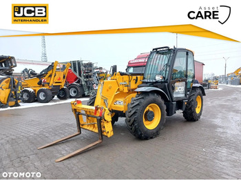 Телескопичен товарач JCB