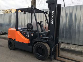 DOOSAN D45SC - Дизелов мотокар