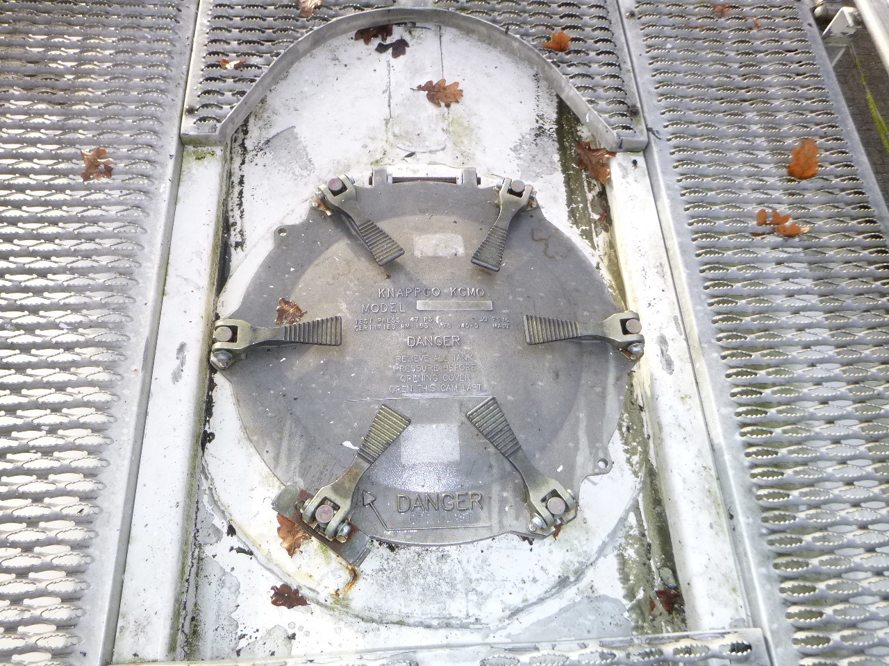 Полуремарке цистерна За превоз на брашно Cobo Powder tank alu 58 m3 (tipping): снимка 14