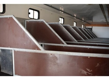 Полуремарке за коне DESOT Horse trailer (10 horses): снимка 4