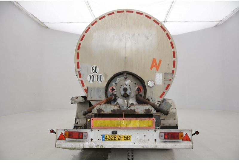 Полуремарке цистерна Fruehauf Bitumen tank trailer: снимка 6