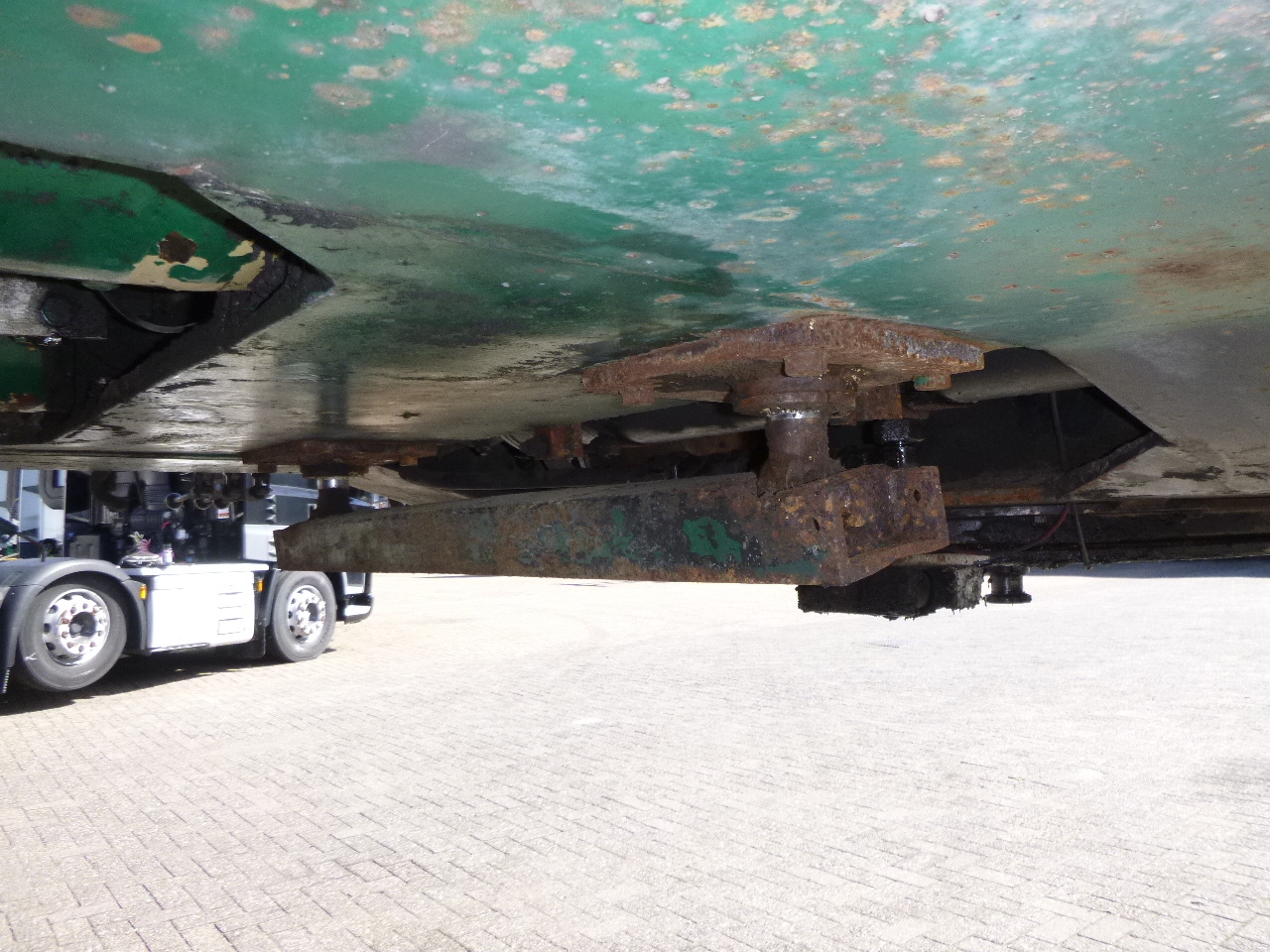 Нискорамна площадка полуремарке Nooteboom 3-axle lowbed trailer 33 t / extendable 8.5 m: снимка 13