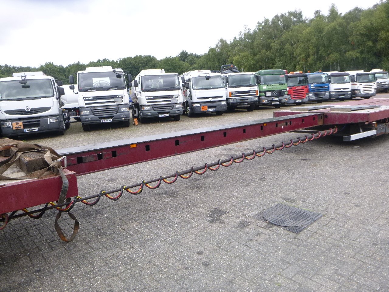 Нискорамна площадка полуремарке Nooteboom 3-axle semi-lowbed trailer extendable 14.5 m + ramps: снимка 9