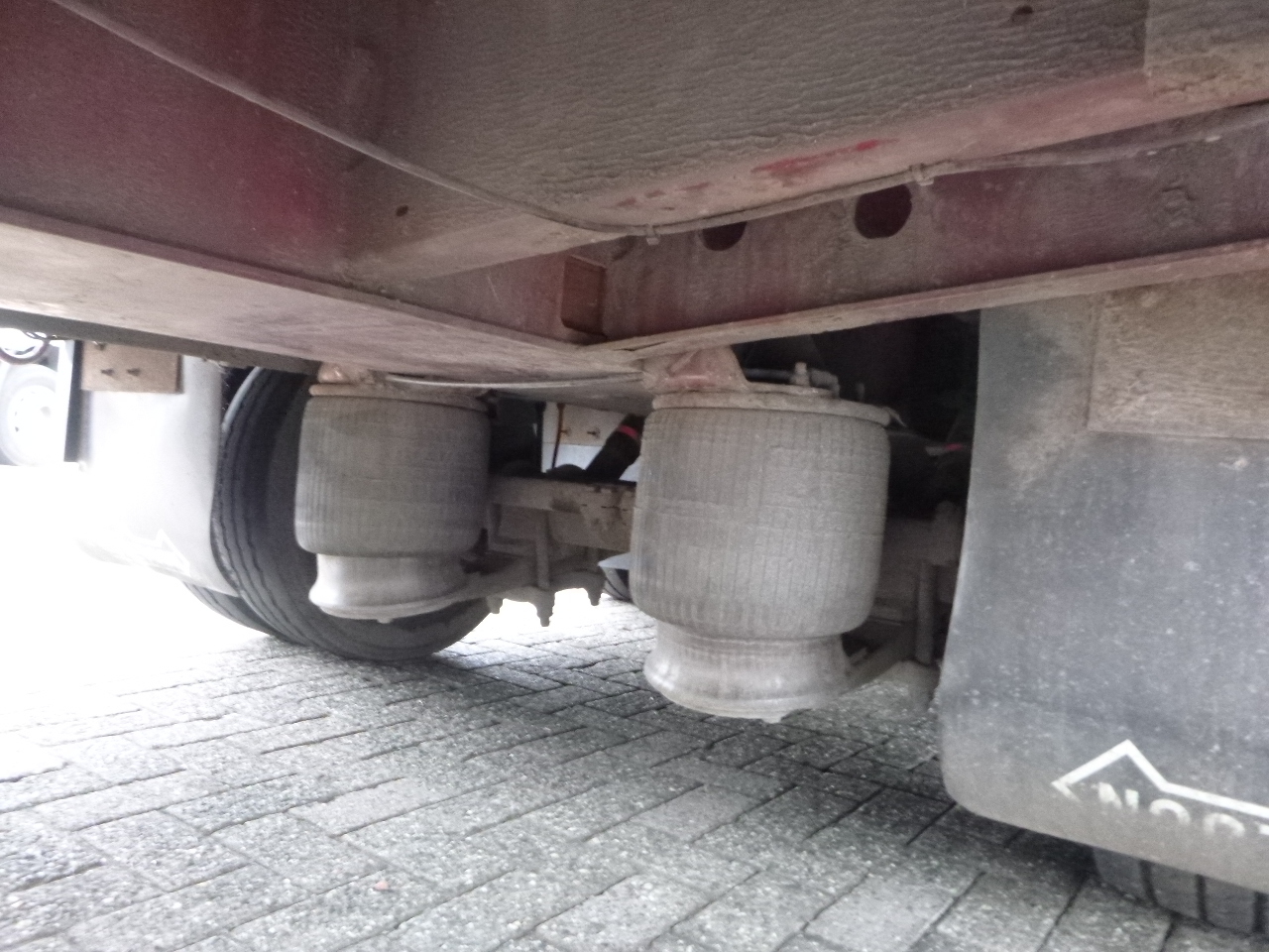 Нискорамна площадка полуремарке Nooteboom 3-axle semi-lowbed trailer extendable 14.5 m + ramps: снимка 12
