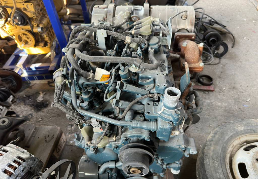 Двигател за Строителна техника Kubota D1803-CR-EF04 ENGINE: снимка 2