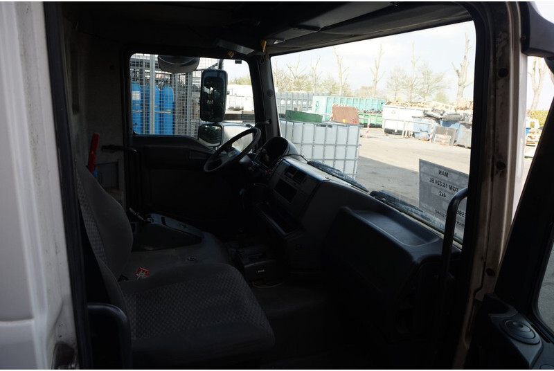 Кабина и интериор за Камион MAN F99L10 TGM 6 CYL: снимка 6