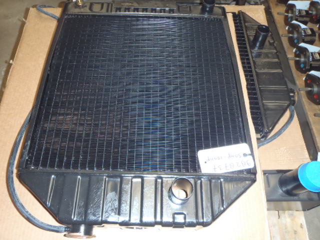 Радиатор за Строителна техника New Holland 9828737 -: снимка 2