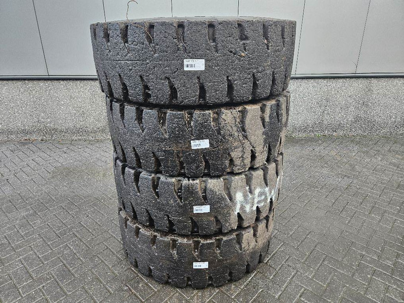 Гуми и джанти за Строителна техника New Holland W110C-Barkley 17.5R25-Tire/Reifen/Band: снимка 4