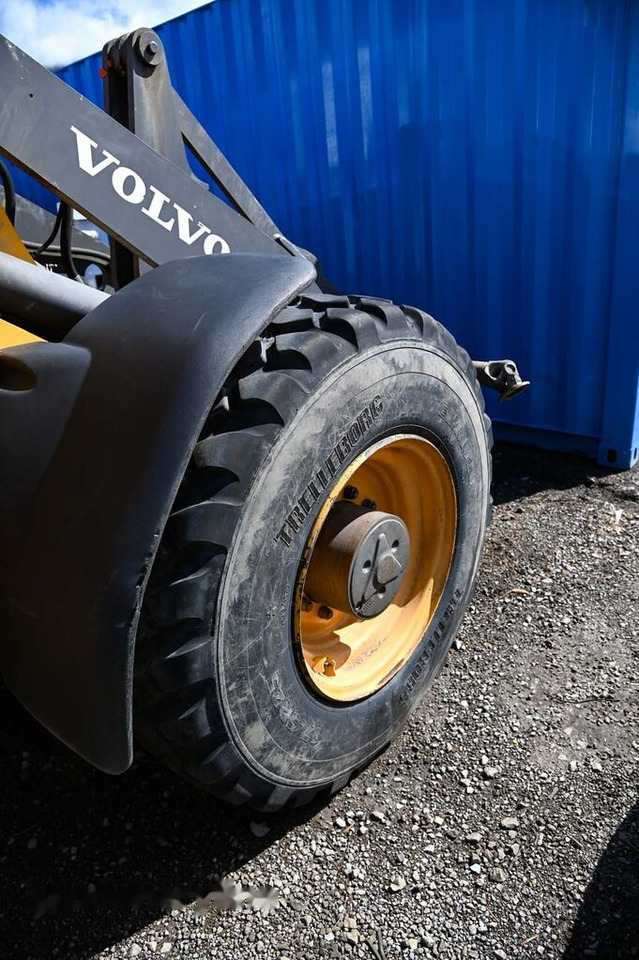 Резервни части за Колесен товарач Tires TRELLEBORG 17.5R25  Volvo L45F: снимка 4