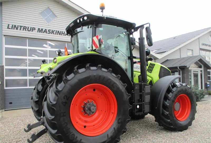 Трактор CLAAS AXION 870 CMATIC med frontlift og front PTO, GPS: снимка 16