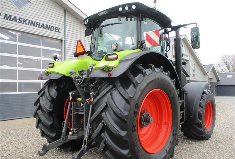 Трактор CLAAS AXION 870 CMATIC med frontlift og front PTO, GPS: снимка 17