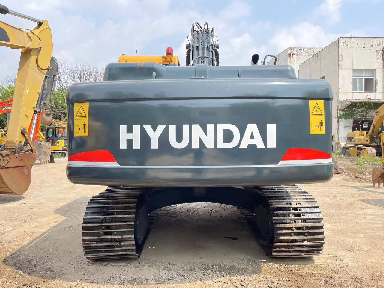 Верижен багер HYUNDAI R220 -9S track excavator 22 tons Korean hydraulic digger: снимка 6