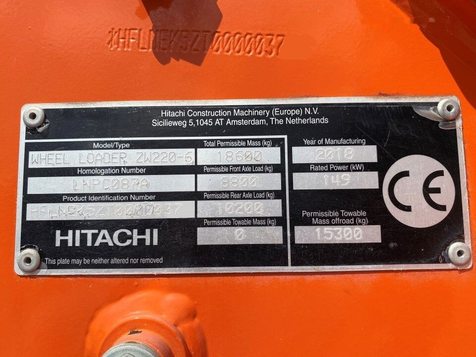 Колесен товарач Hitachi ZW220-6: снимка 28