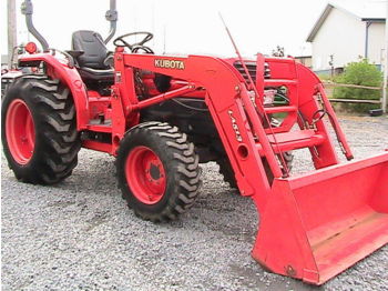 Kubota L3430 Tractor - Колесен товарач