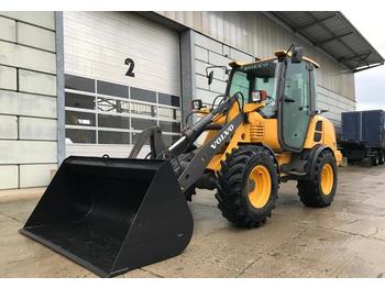 Колесен товарач Volvo l25f-p