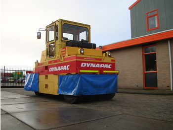 Пневматичен валяк DYNAPAC CP221