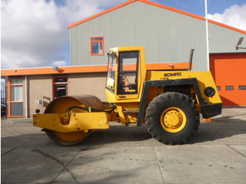 Пътен валяк BOMAG BW213D
