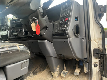 Scania P400 8X4 - Бордови камион: снимка 3