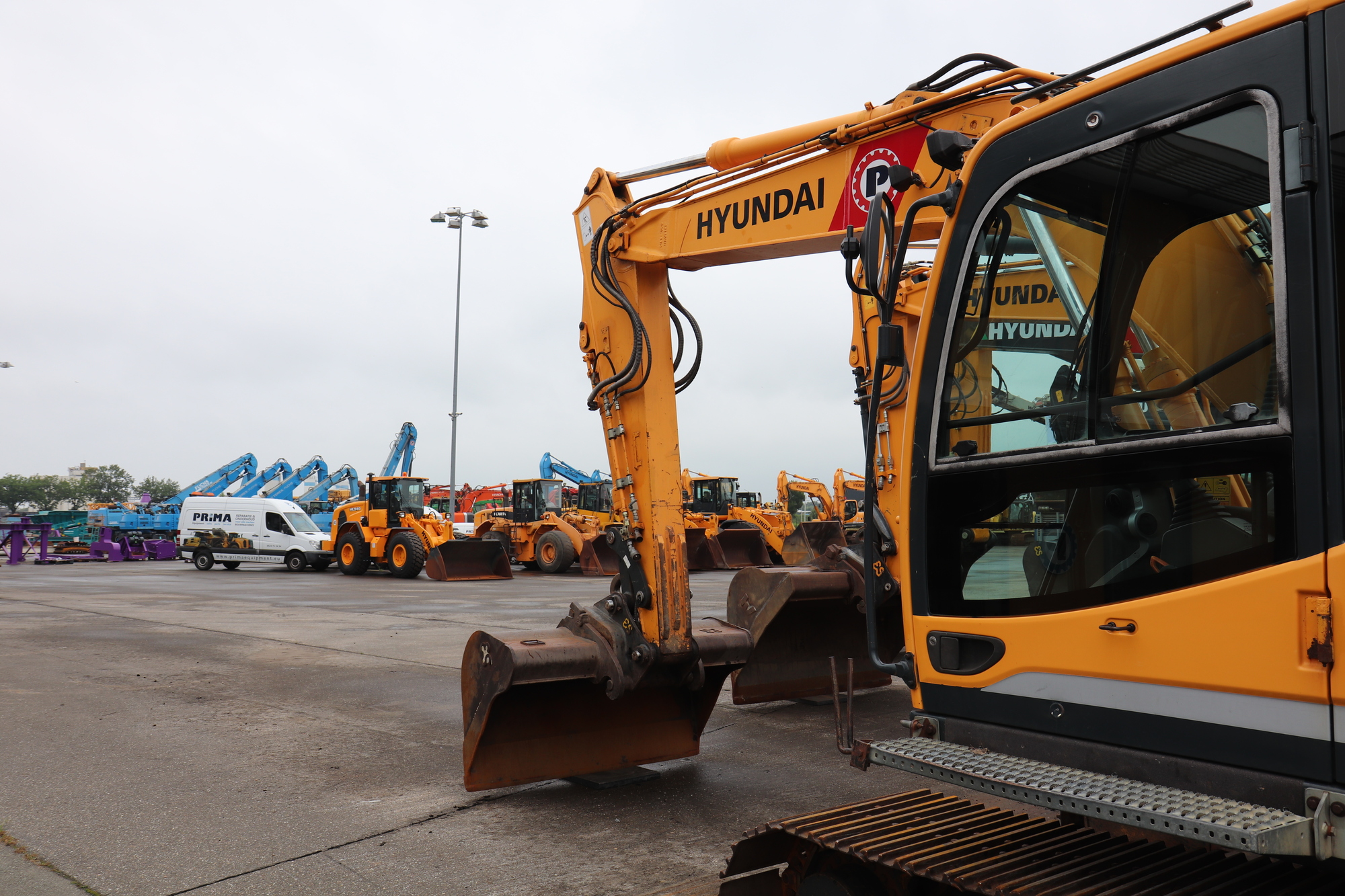 PRIMA Equipment B.V. - Строителна техника KOMATSU WA100 undefined: снимка 7