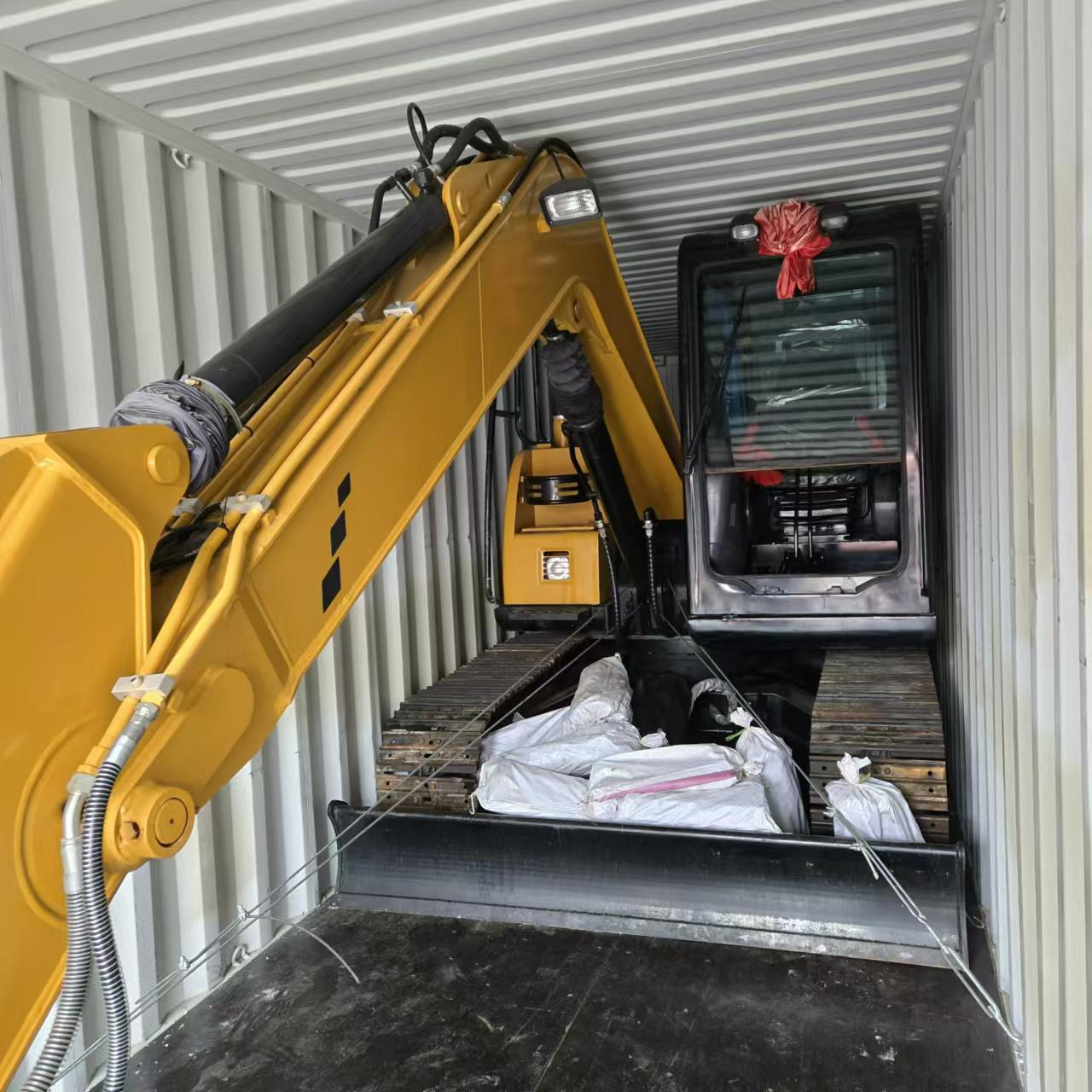 Toaks International Trading Company - Строителна техника ZOOMLION - Година: 2022, дизел, Климатик undefined: снимка 16