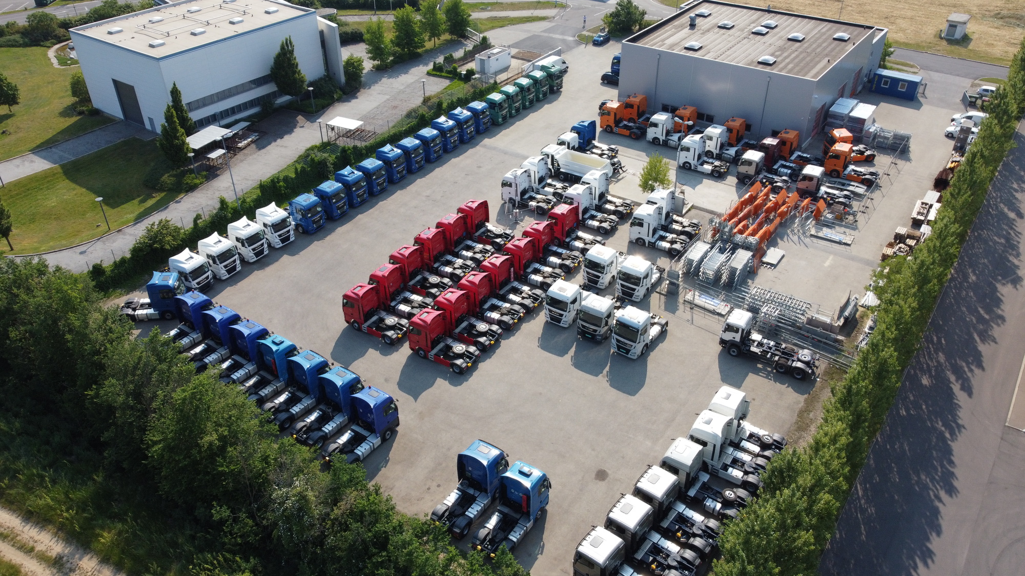 MHS Truck Center GmbH undefined: снимка 1