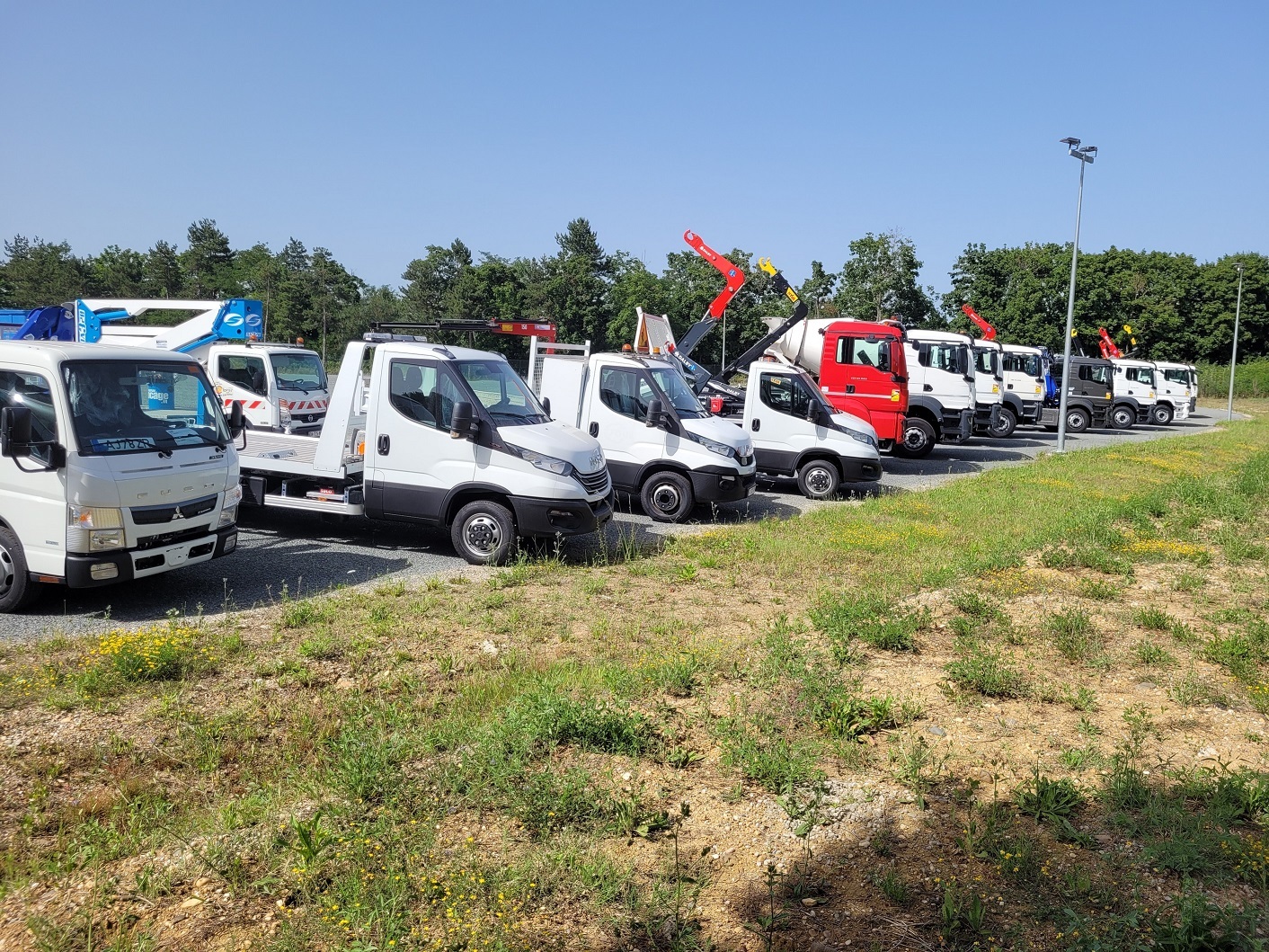 SARL AGVEHICULES - Лекотоварни автомобили undefined: снимка 2