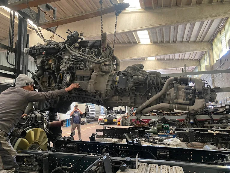 Truck Store Service SRL undefined: снимка 3