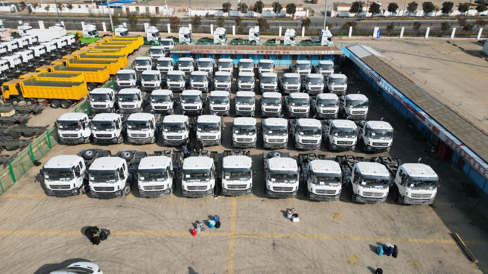 Qingdao Higher Weight Trade Co. LTD - Камиони - Десен волан undefined: снимка 1
