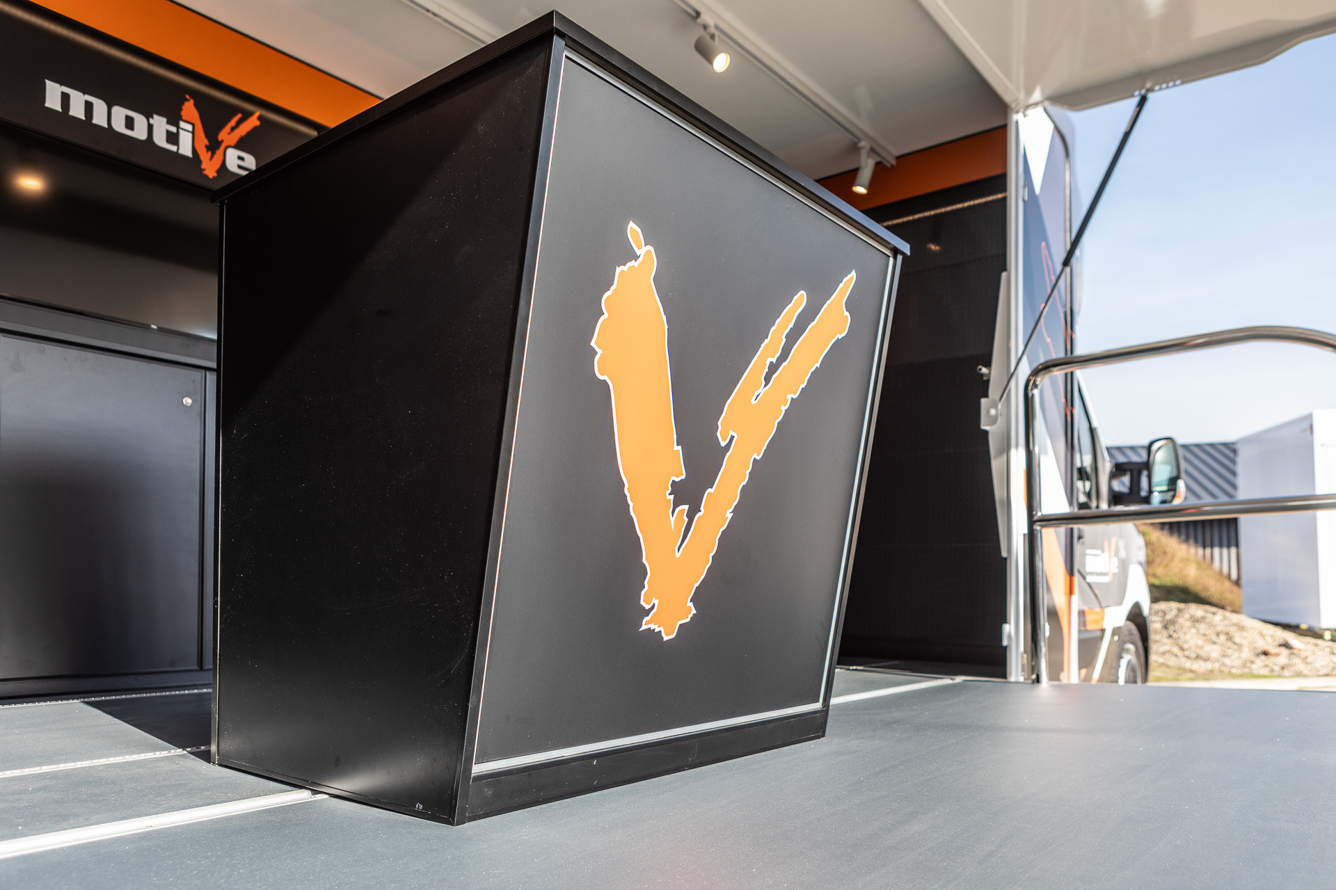 IDEX Denys Kharlamov undefined: снимка 30