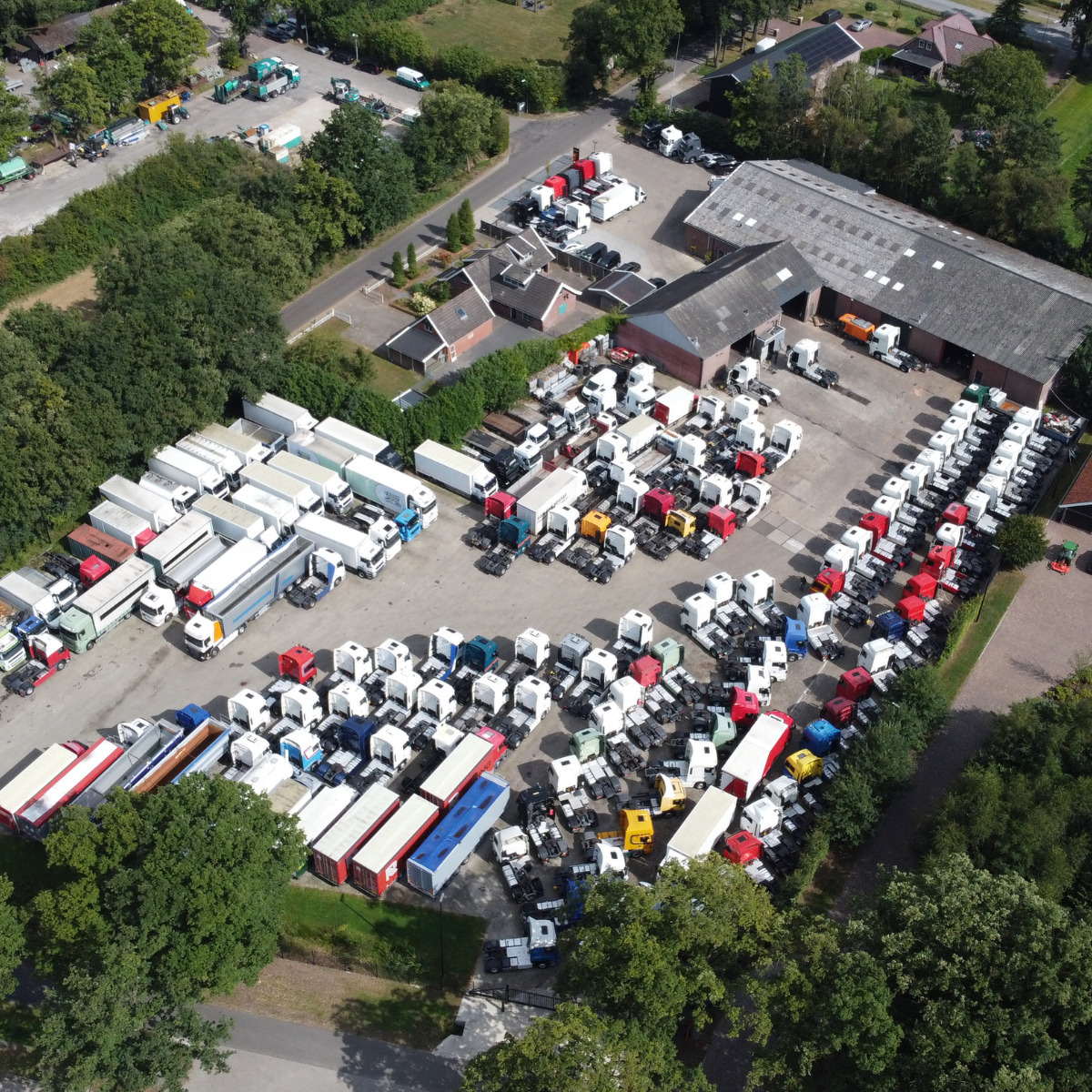 Hesselink Trucks B.V. - Влекачи IVECO - Нидерландия undefined: снимка 7