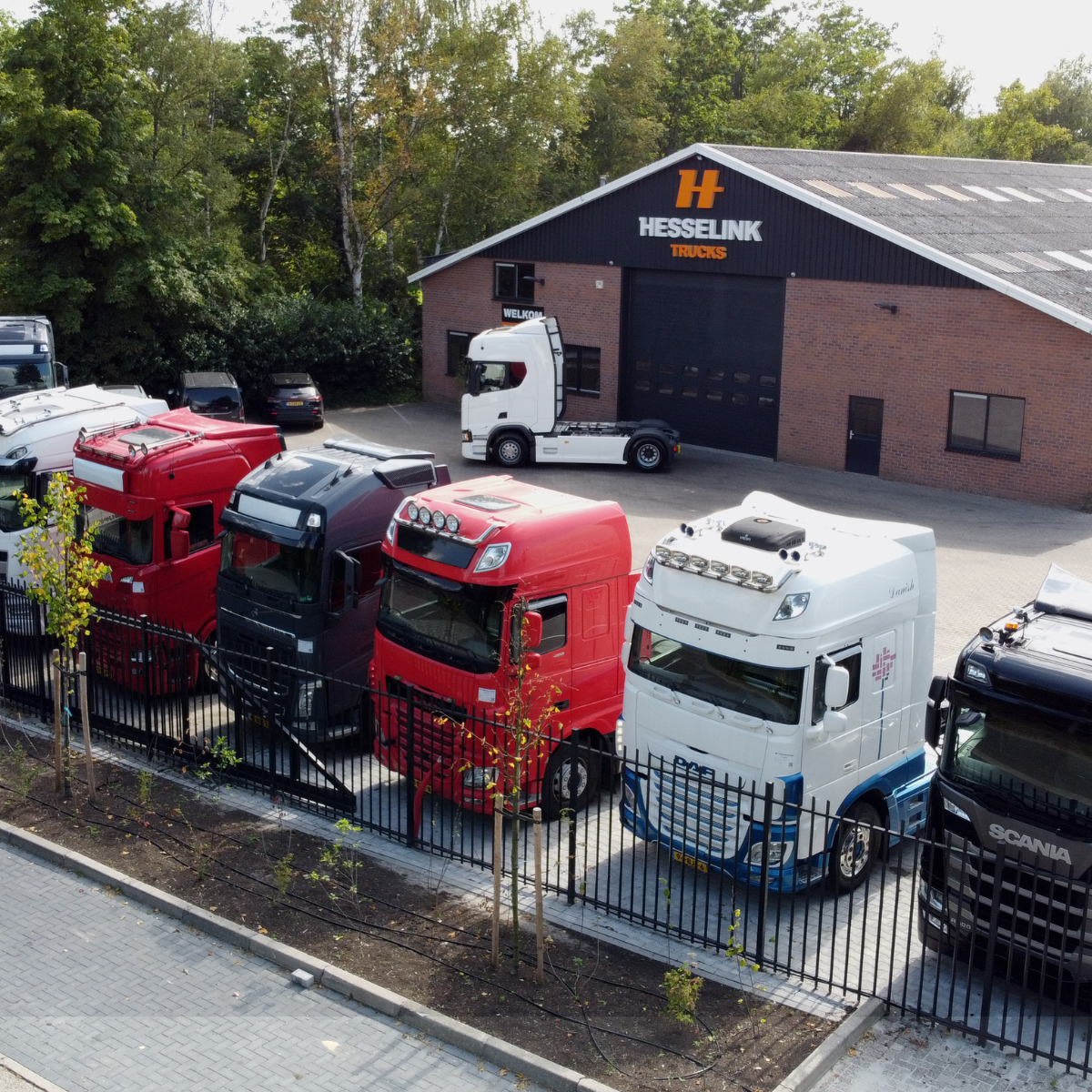 Hesselink Trucks B.V. - Влекачи IVECO - Нидерландия undefined: снимка 8