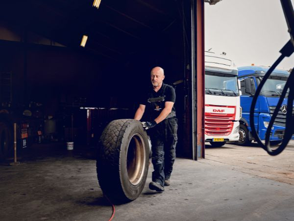 Hesselink Trucks B.V. - Влекачи DAF undefined: снимка 4