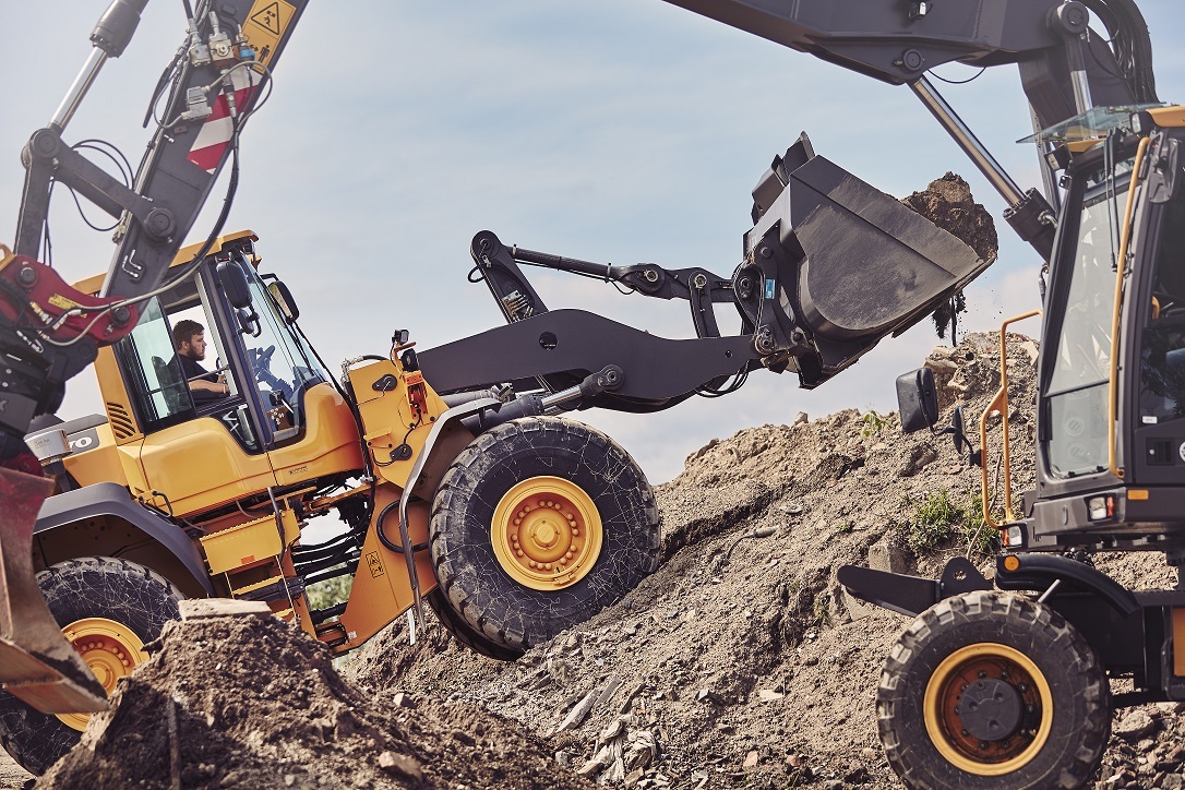 Saxtorp Trading AB - Строителна техника CATERPILLAR 906 undefined: снимка 1