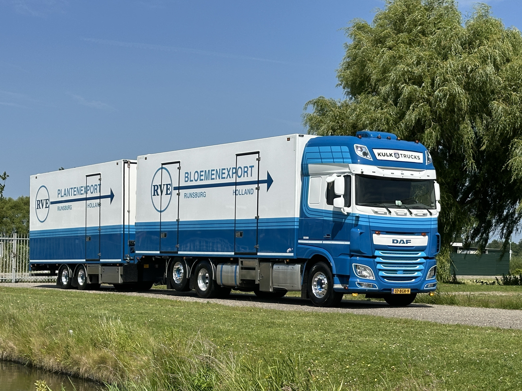 Kulk Trucks - Лекотоварни автомобили MERCEDES-BENZ - Нов, Euro 6, Климатик undefined: снимка 2