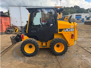 Мини челен товарач JCB
